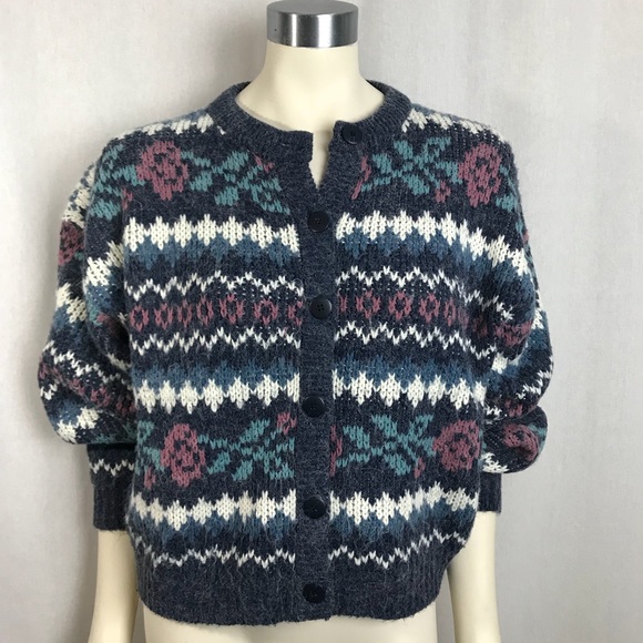 Sweaters - Hold 🍀SALE• Vintage Sweater/ Cardigan• LG